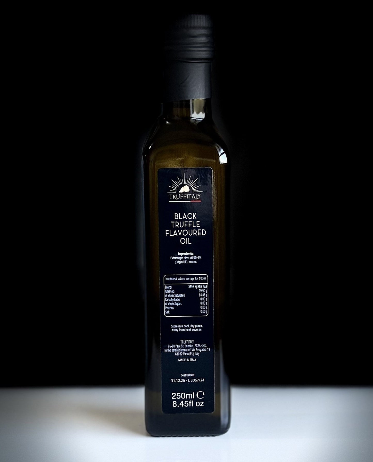 Black truffle flavoured oil